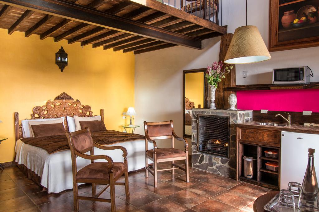 Hotel Villa Cassis Тапалпа Екстериор снимка
